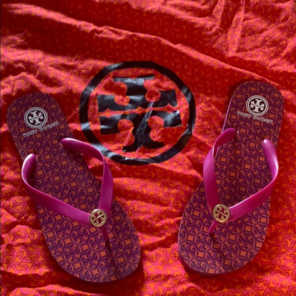 9M Tory Burch sandals in pink and orange